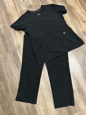 WonderWink Black Two-Piece Scrub Set